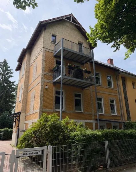 2-Zimmer-EG-Wohnung mit Wintergarten und EBK in Berlin — photo 1